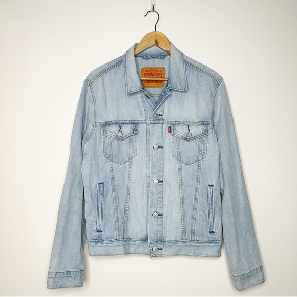Levi’s Vintage Men’s Denim Light Wash Trucker Jacket Size Small - Picture 1 of 13